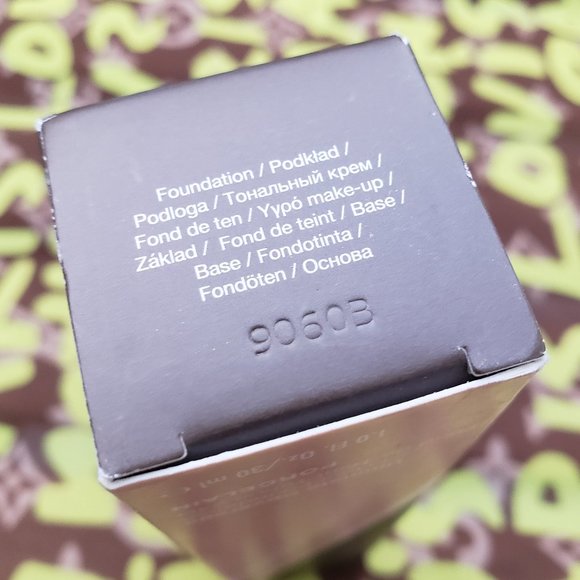 BECCA Cosmetics 24 Hour Foundation PORCELAIN NIB! - Picture 6 of 7